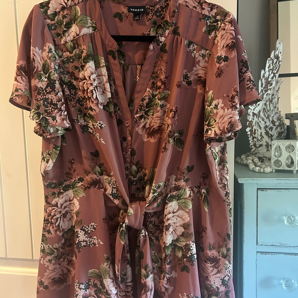 Torrid Mauve Floral Tie-Front Blouse